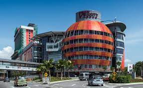 Easily accessible through major roads and highways, the development is well serviced by public transportation including one lrt and two. Starproperty