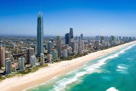 While Everyone Is Most Familiar With Sydney Brisbane Shows A Different Kind Of Beauty Here Are The 7 Thing Australia Beach Surfers Paradise Australia Tourism