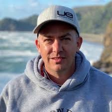 Eric Downs's Instagram, Twitter & Facebook