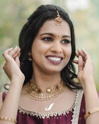 Gorgeous Erin Liz John, Miss Kerala 2020 looks stunning with our statement  piece exclusively crafted by Sangeetha Jewellery. @lizzy3003 Jewellery:  @sangeetha916gold MUA: @santhosh_make_up Photography: @manoj_surabhi . . .  . . . . . . . #