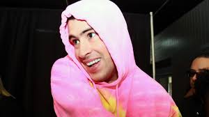 Hemos preparado para ti un listado de las canciones de bad bunny. Vestido De Color Rosa Con Flores Y Pantalones Cortos El Reguetonero Bad Bunny Defiende Una Nueva Masculinidad Cnn