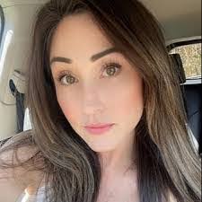 Elise Denny's Instagram, Twitter & Facebook