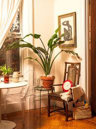 How One Couple Used Hand Me Down Furniture To Create A Homey Space Home Decor Decor Farm House Living Room