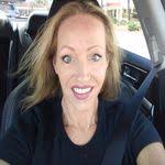 Jennifer Kleber's Instagram, Twitter & Facebook