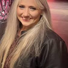 🎉 I earned the emerging talent badge this week, recognizing me for  creating engaging content that sparks an interest among my fans!