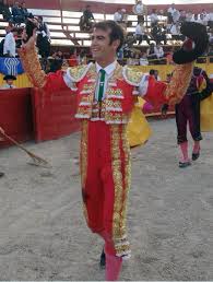 Intento con el cabo del grupo a la cara. Oreja Para Macias En Bernal Queretaro