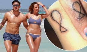 Stephen bear flashed his new tattoo in the new promocredit: Charlotte Crosby And Bear Unveil New Matching Tattoos Daily Mail Online