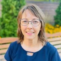 Holly Lott's Instagram, Twitter & Facebook