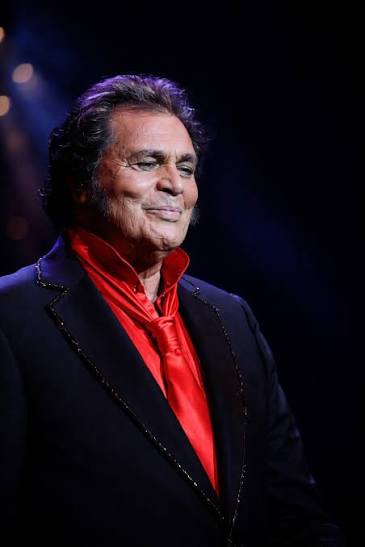 At 81, Engelbert Humperdinck is revealing a side of himself the world has never seen before. In a deeply moving reflection, the legendary crooner shares how his beloved wife's courageous battle with