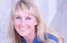 How The Owner Of Barlow Herbal Revived Her Family Business In The Digital  Age