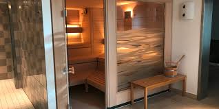 Bathrooms include shower/tub combinations, complimentary toiletries, and hair dryers. Holidayinn Nurnberg City Centre