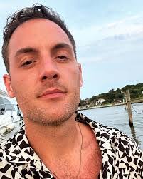 Tom Winner's Instagram, Twitter & Facebook