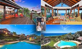 Chris hemsworth recently bought the 7$ byron bay retreat house for his family. Chris Hemsworth Plans 8m Renovation To His Byron Bay Home Chris Hemsworth Byron Bay Hemsworth