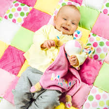 Krabbeldecke patchwork baby krabbeldecke eulen nähen kinder überraschung. Krabbeldecke Nahen Fur Babys Schnittmuster Nahanleitungen Kullaloo