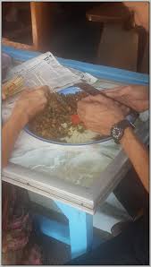 Sebagai sumber protein hewani, kupang mengandung 17 asam amino dampak makan kupang. Kuliner Pasuruan Lontong Kupang Bu Ning Firmankasan Com