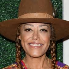 Sheila Swann's Instagram, Twitter & Facebook