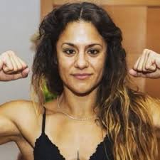 Natalia Francesca vs. Davinia Perez, Francesca vs. Pérez