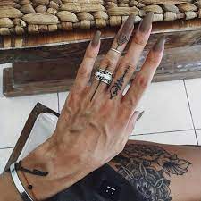 Hand Tattoo Ideas For Girls Best Female Hand Tattoos Positivefox Com Hand Tattoos For Women Hand Tattoos Henna Tattoo Hand