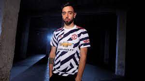 Ghlisportswear company adidas has unveiled a striking, monochrome football kit for english club manchester united with a pattern that looks like set to be worn during the 2020/21 season, the manchester united third kit features a black and white pattern that resembles dazzle camouflage. Twitter Reacts To Manchester United Third Kit For The 2020 21 Campaign