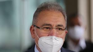 Marcelo Queiroga volta ao Brasil após cumprir quarentena nos Estados Unidos 