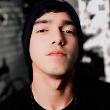 Desde aquí felicitamos a Tomás Rincón por el nacimiento de su hija  Isabella, quien llegó al mundo mientras nuestro Capitán jugaba con la  #FuerzaVinotinto en Pueblo Nuevo. ¡BRAVO!👏👶⚽️🇻🇪