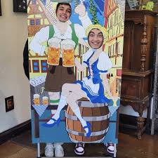 Brad Arling '89 spoke to Mrs. Daubenmerkl's Catholic Morality classes. Brad  speaks to various schools throughout the year as part of the Think First  Program through Tri-Health. Brad is pictured with some