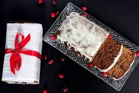 Best 21 christmas loaf cakes.change your holiday dessert spread out into a fantasyland by serving conventional french buche de noel, or yule log cake. Gingerbread Recipe Classic Gingerbread Loaf Cake Goodie Godmother