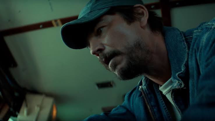 Below Teaser Trailer: Josh Hartnett, Charlie Heaton, and Mackenzie Davis Star in the New Thriller - Netflix Tudum