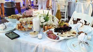 Rain or shine, guests are expected. Scenes From Diner En Blanc The Epic All White Pop Up Party In Pershing Square Los Angeles Times