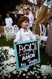 Detalles para invitados, ideas para regalos. Hay Que Alquilar Un Nino Asi Letrero De Boda Pajes De Boda Boda