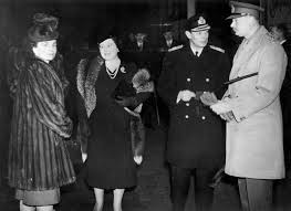 Duke Of Gloucester'S Relation To Queen And Role In Funeral Procession