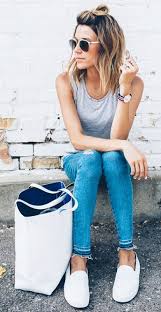 Black And White Slip On Vans Outfits What Shoes To Wear With Skinny Jeans We Have The Answer Just The Design Fashion Street Style Outfit Style