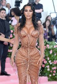 Collection with 4514 high quality pics. Kim Kardashian Cuts Hair Into Bob Kim Kardashian Goes Short For Summer 2019