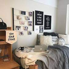 30 Simple And Inexpensive Dorm Room Decorating Ideas Dormroom Dormroomdecor Homedecor Bedroomdecoratingi Dorm Room Designs Dorm Room Decor Dorm Wall Decor