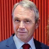 70+ "Stephen Vale" profiles