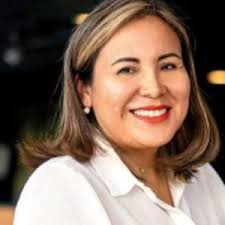 MÁS MUJERES EN MINERÍA, UN DESAFÍO URGENTE, columna de María Elena Bernal