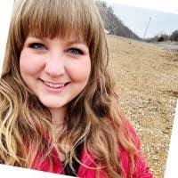 Robin Meza's Instagram, Twitter & Facebook