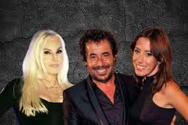 La muerte de sofía sarkany generó una gran consternación entre las figuras del mundo del esectáculo.una de ellas fue susana giménez, quien se expresó en su cuenta de twitter para enviarle un. Qhrlsuya3uospm