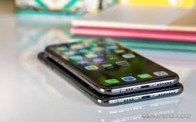 One using the front camera and one using. Apple Iphone 11 Pro And Pro Max Review Lab Tests Display Battery Life Speakers Audio Quality