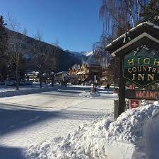 The high country inn is now offering a 25 percent discount to alberta residents for the remainder of the 2020 summer season!! Selfie On Balcony Of Our Room Picture Of High Country Inn Banff Tripadvisor