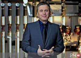 Friderikusz sándor családjáról szinte semmit sem lehetett hallani az elmúlt években, de a ripost megtalálta a showman nagybátyját, aki nem titkolja, haragszik híres rokonára. Domsodi Ilyen A Szerelmes Friderikusz 24 Hu