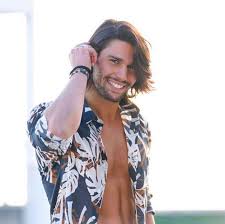 Amaro e polemico retroscena raccontato dal fratello di gianmarco. Luca Onestini Del Grande Fratello Vip Soffre Di Vitiligine