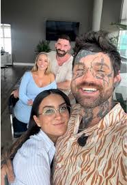 Rene Viera's Instagram, Twitter & Facebook