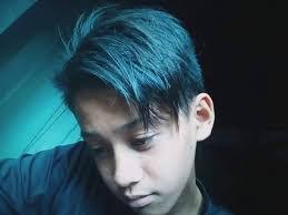 Justine Dale's Instagram, Twitter & Facebook