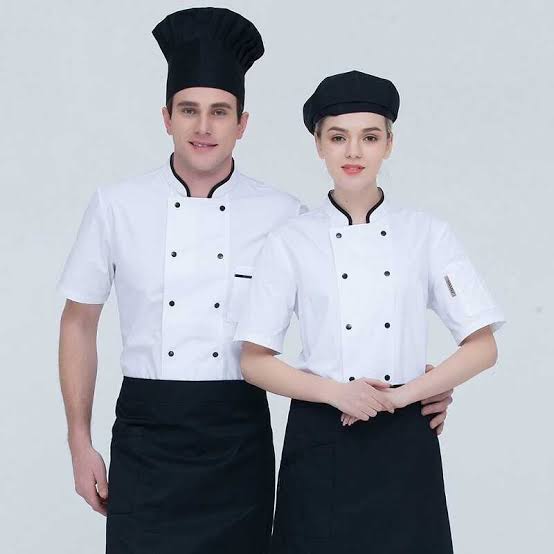 Tạp dề và mũ đầu bếp – Những phụ kiện quan trọng không thể thiếu