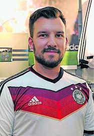 Das Nationaltrikot findet man hübsch oder hässlich“