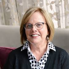 Stephanie Edgar's Instagram, Twitter & Facebook