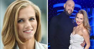 Jun 15, 2021 · agnieszka kaczorowska pokazała na instagramie, jak z ciążowym brzuszkiem tańczy z mężem. Dramat Agnieszki Kaczorowskiej Wracalam Ze Lzami Kozaczek