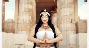 المودل سلمى الشيمي في البوم صور قرب هرم سقارة شبكة صورك Egyptian Models Model Photoshoot