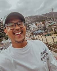 From Muizenberg to Kalk Bay🗺️🧭 Walking the street filled with rich  history, visiting the house of Cecil John Rhodes to the South African  Police Museum👮‍♂️ and ending the trip